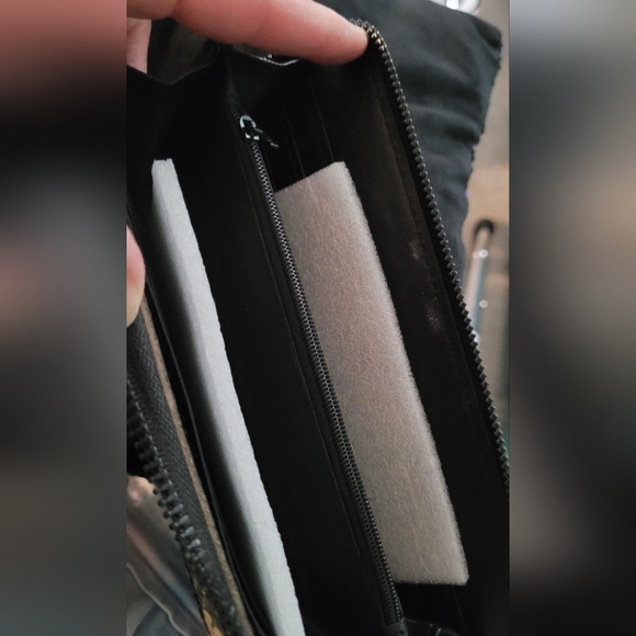 Rainbow snake print wallet. Never used - Picture 10 of 10